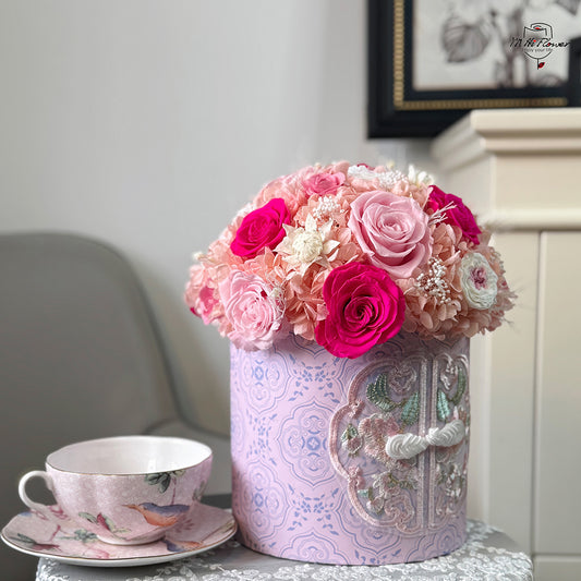 preserved rose & hydrangeas in round box