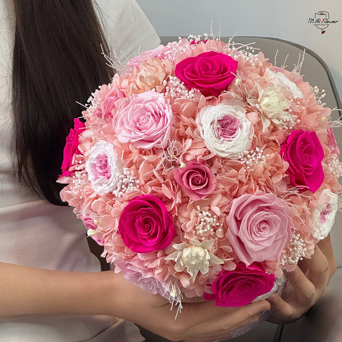 preserved rose & hydrangeas in round box