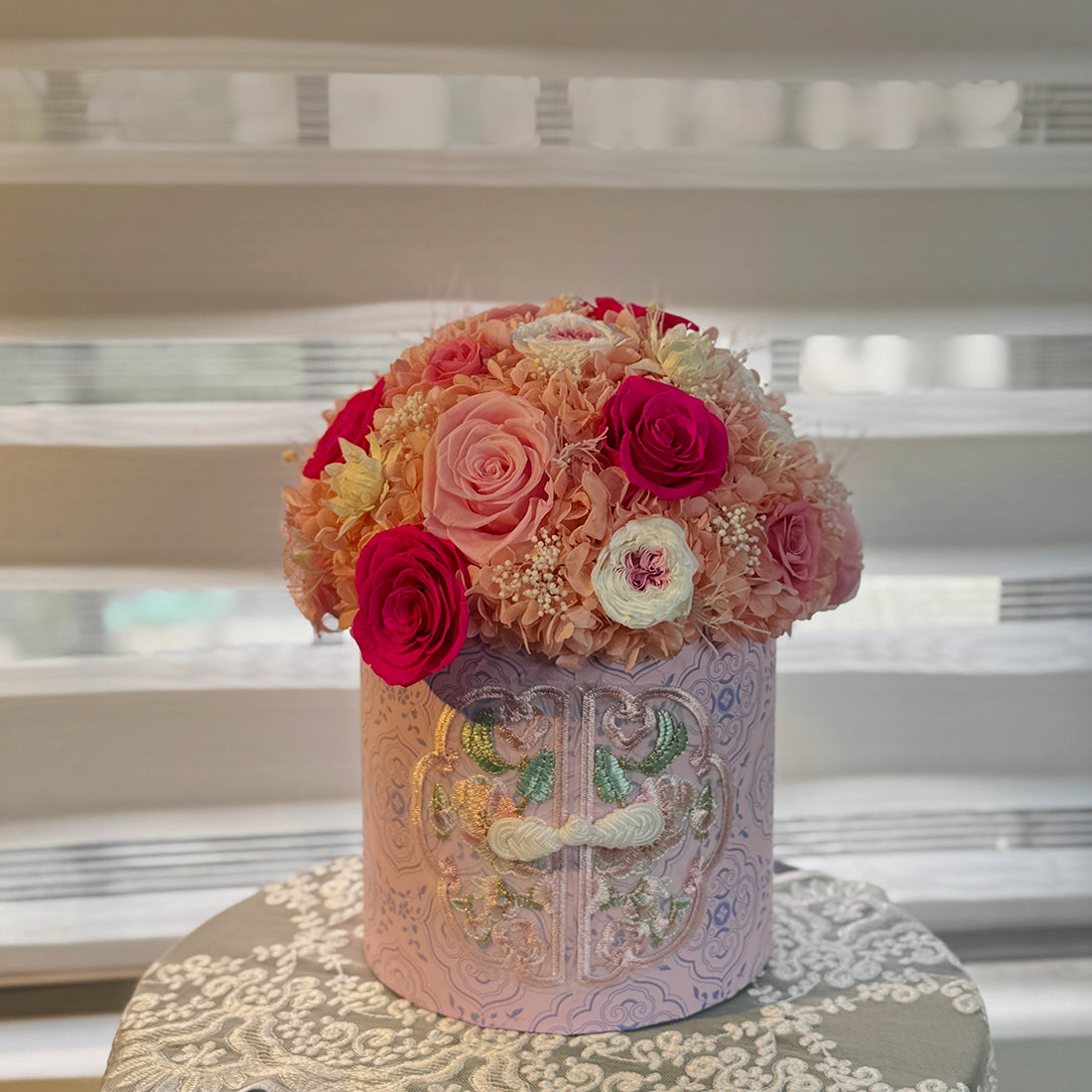 preserved rose & hydrangeas in round box